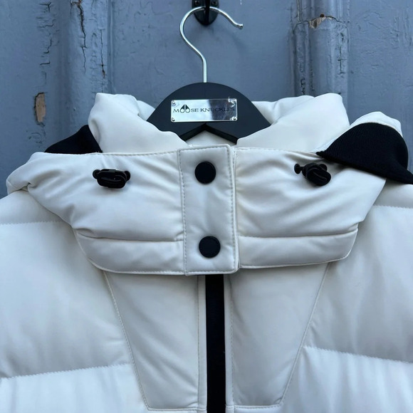 Moose Knuckles BNWOT Tracadie Down Jacket, size M - Picture 9 of 16